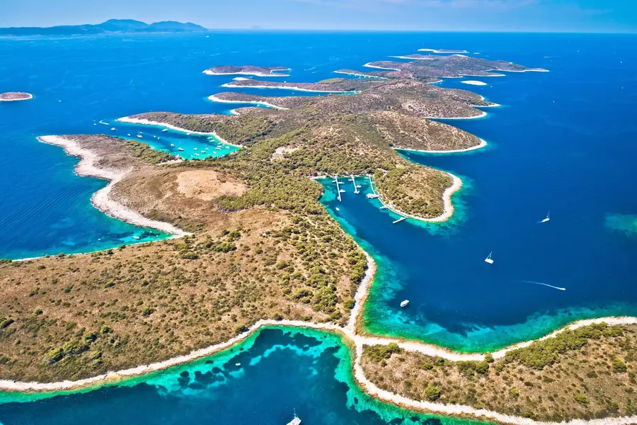 De Pakleni-eilanden bij Hvar van bovenaf